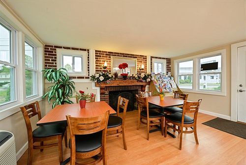 Howard Johnson By Wyndham West Yarmouth Cape Cod Exterior photo